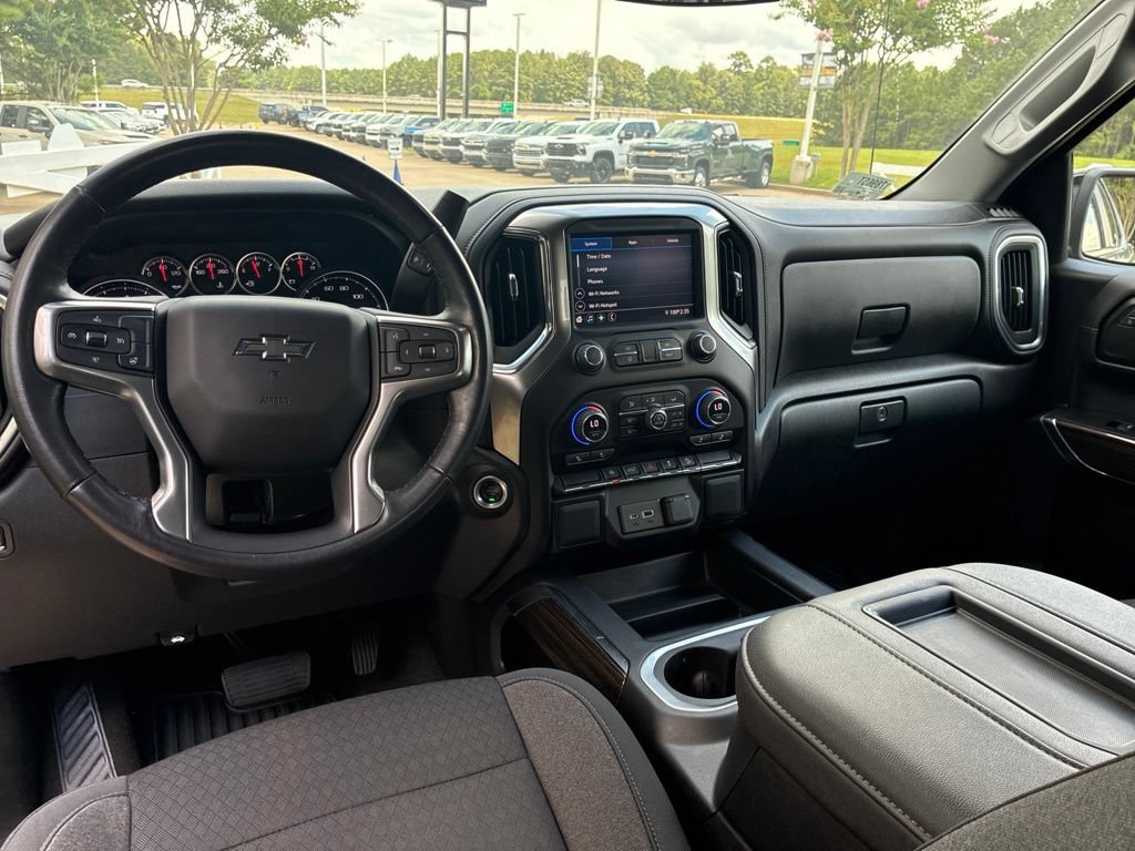 Used 2022 Chevrolet Silverado 1500 RST w/ LPO, Blackout Package AWD/4WD image 14