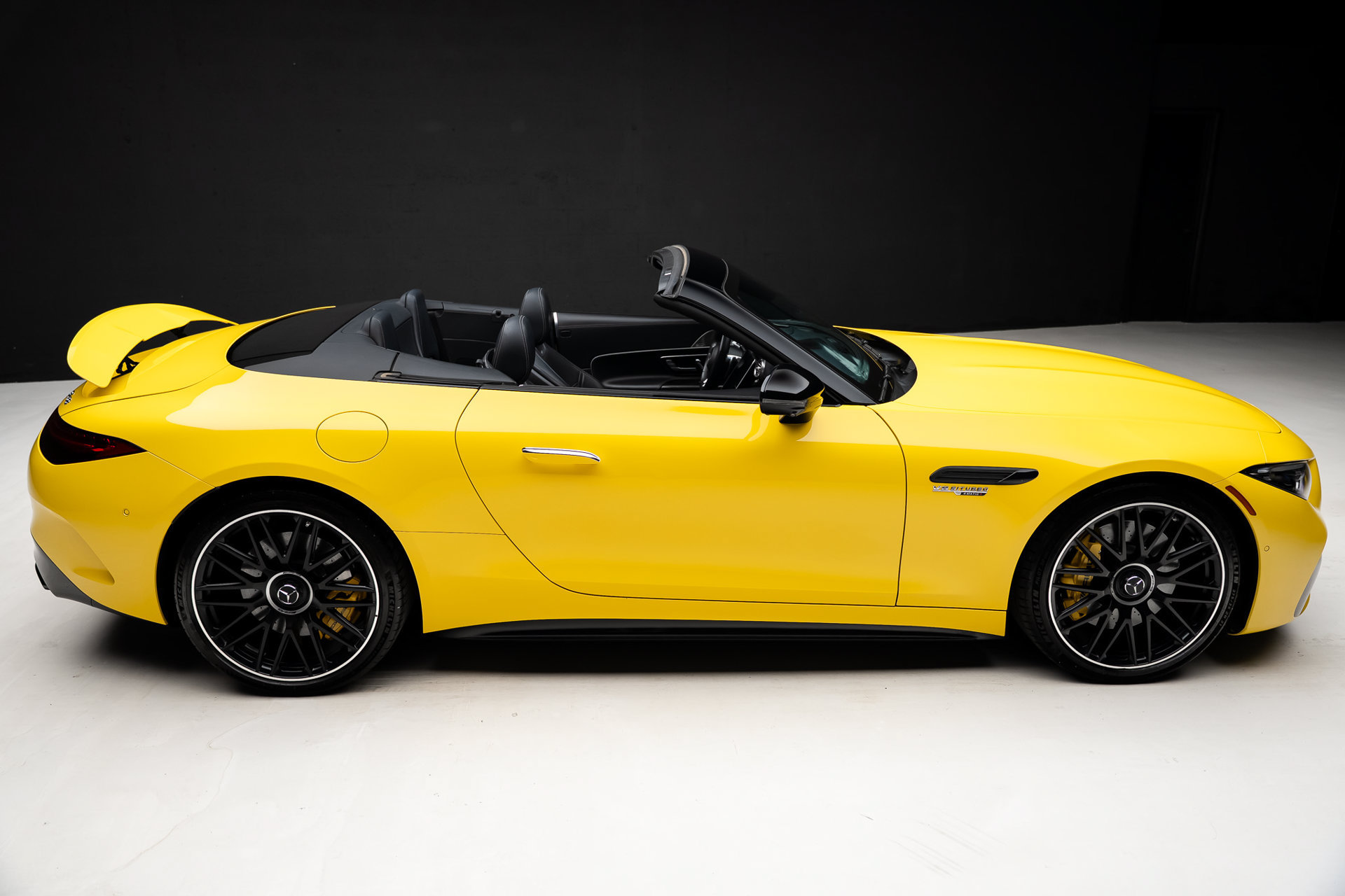 Used 2023 Mercedes-Benz SL 63 AMG 4MATIC image 41