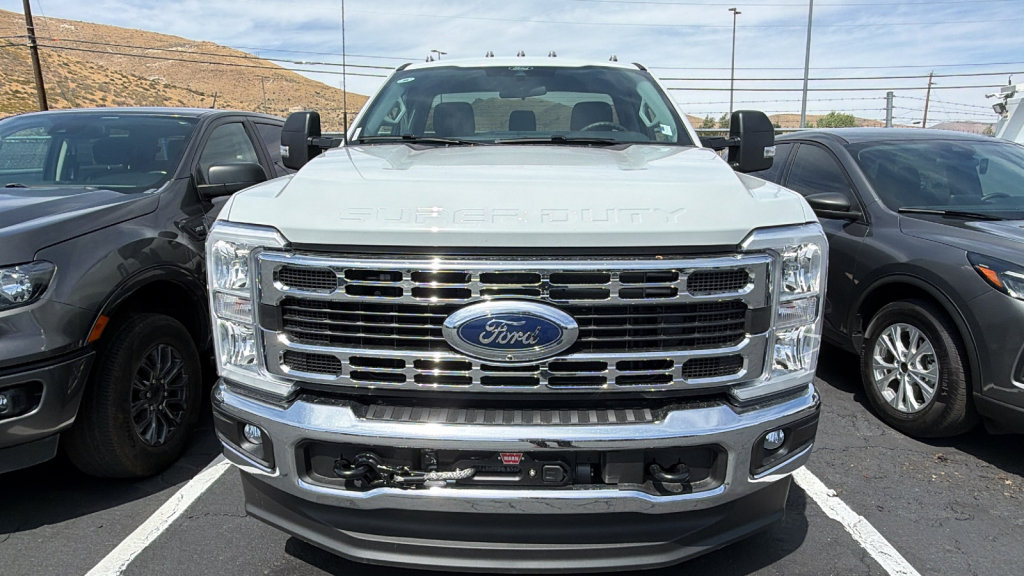 Used 2026 Ford F350 XLT w/ 360-Degree Camera Package AWD/4WD image 2