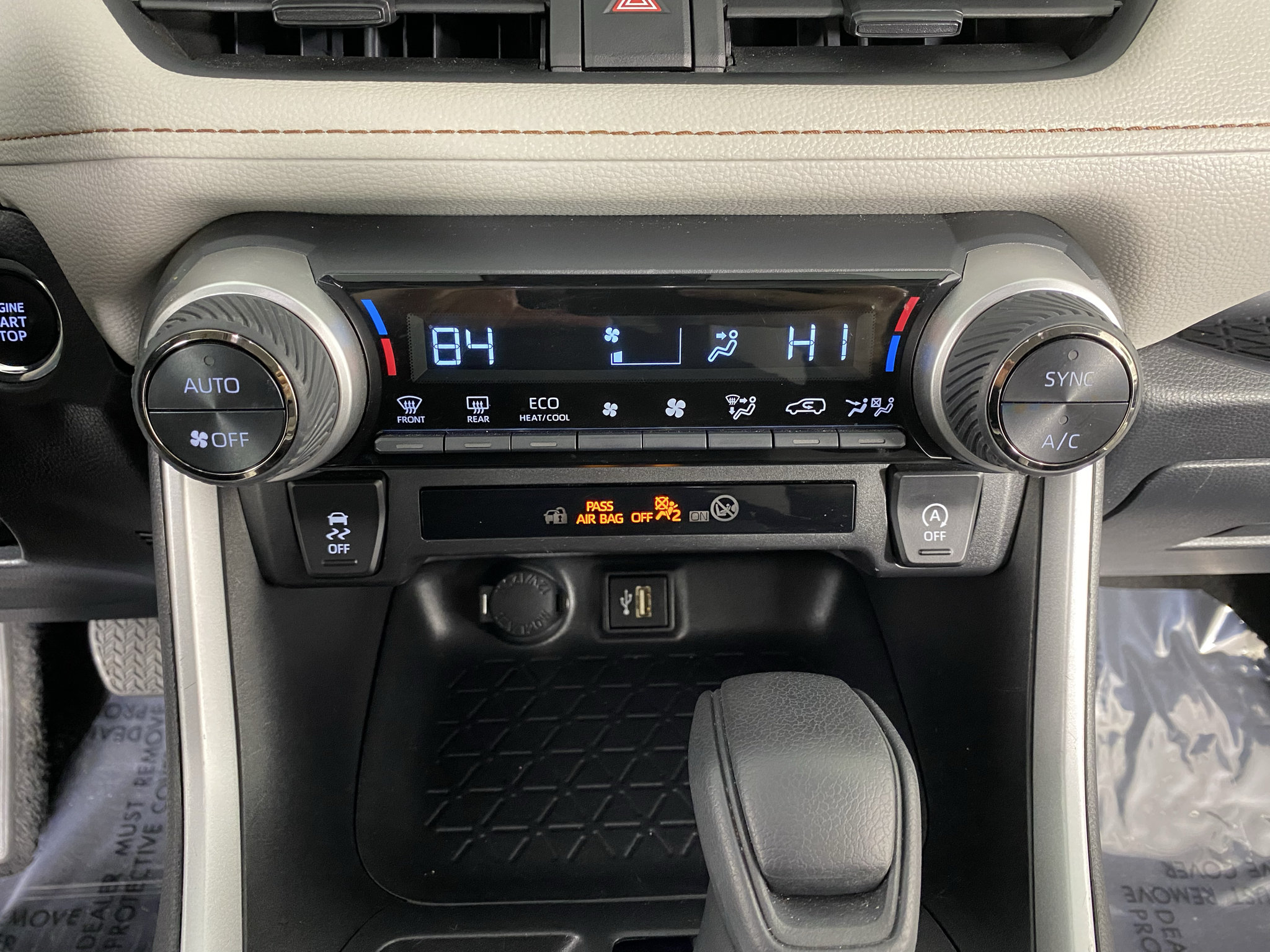Used 2025 Toyota RAV4 XLE FWD image 14