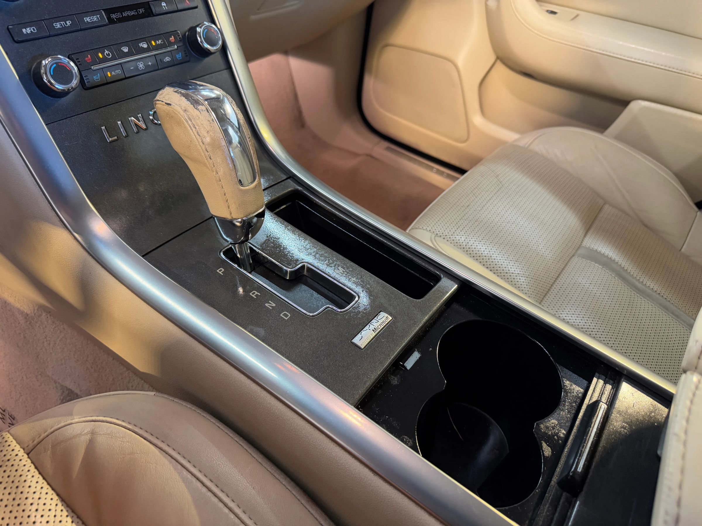 Used 2009 Lincoln MKS AWD image 18