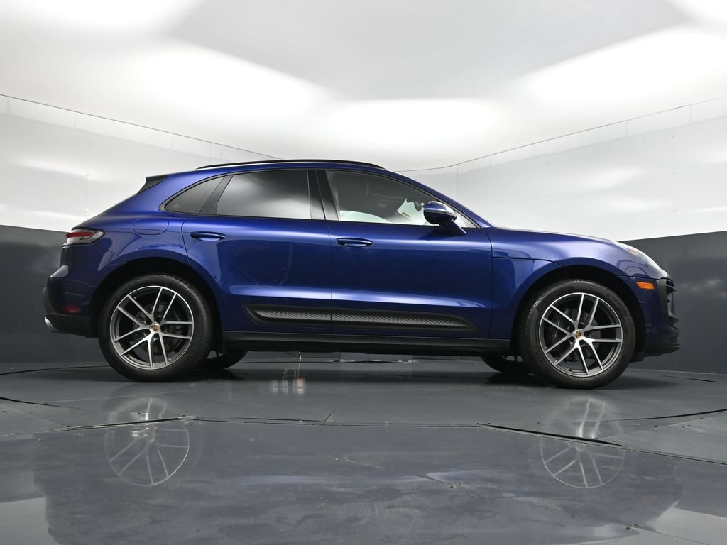 Used 2024 Porsche Macan AWD/4WD image 27