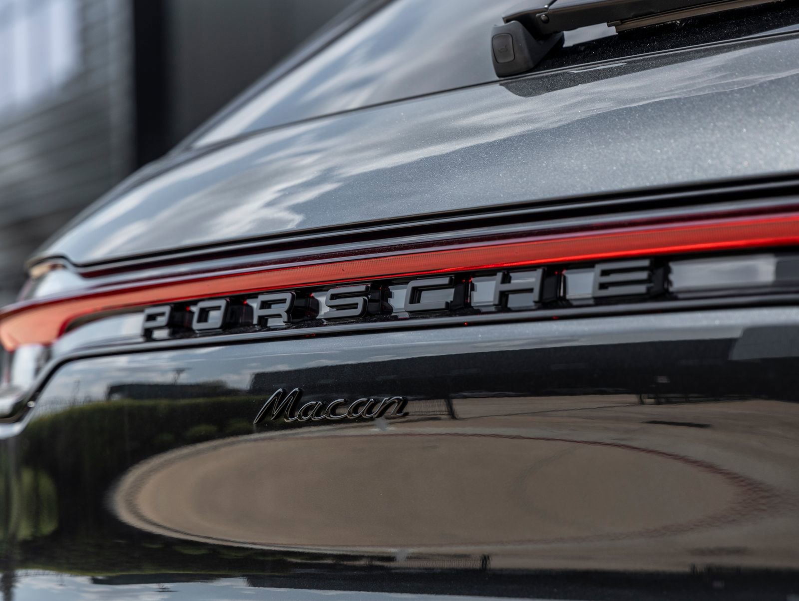 Certified 2026 Porsche Macan AWD/4WD image 15