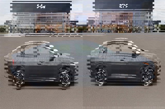 New 2025 Kia K4 EX image 2