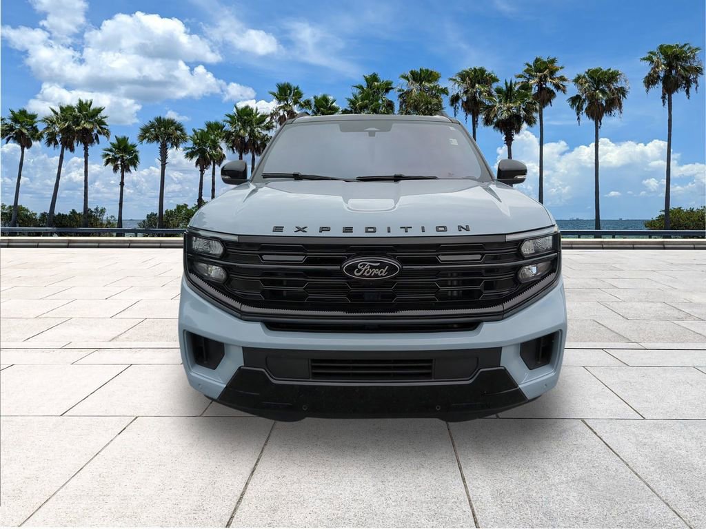 Used 2025 Ford Expedition Platinum w/ Stealth Performance Package AWD/4WD image 2