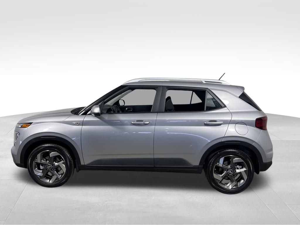 New 2026 Hyundai Venue SEL FWD video 2