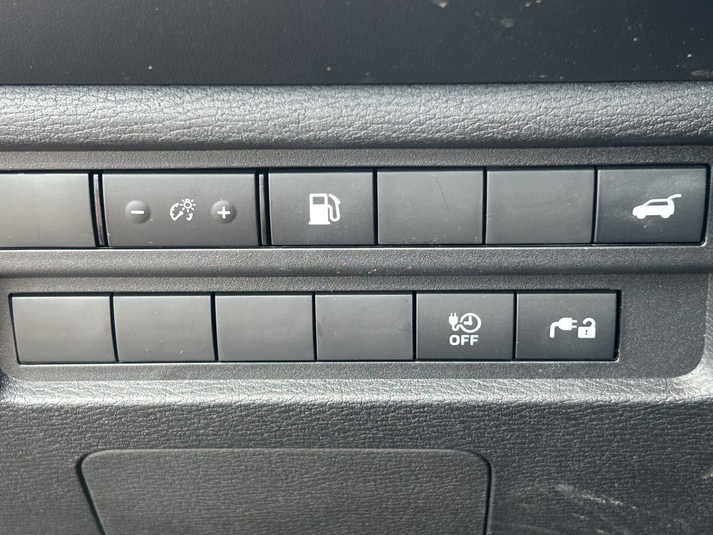 Used 2025 Mitsubishi Outlander 4WD Plug-In Hybrid image 26