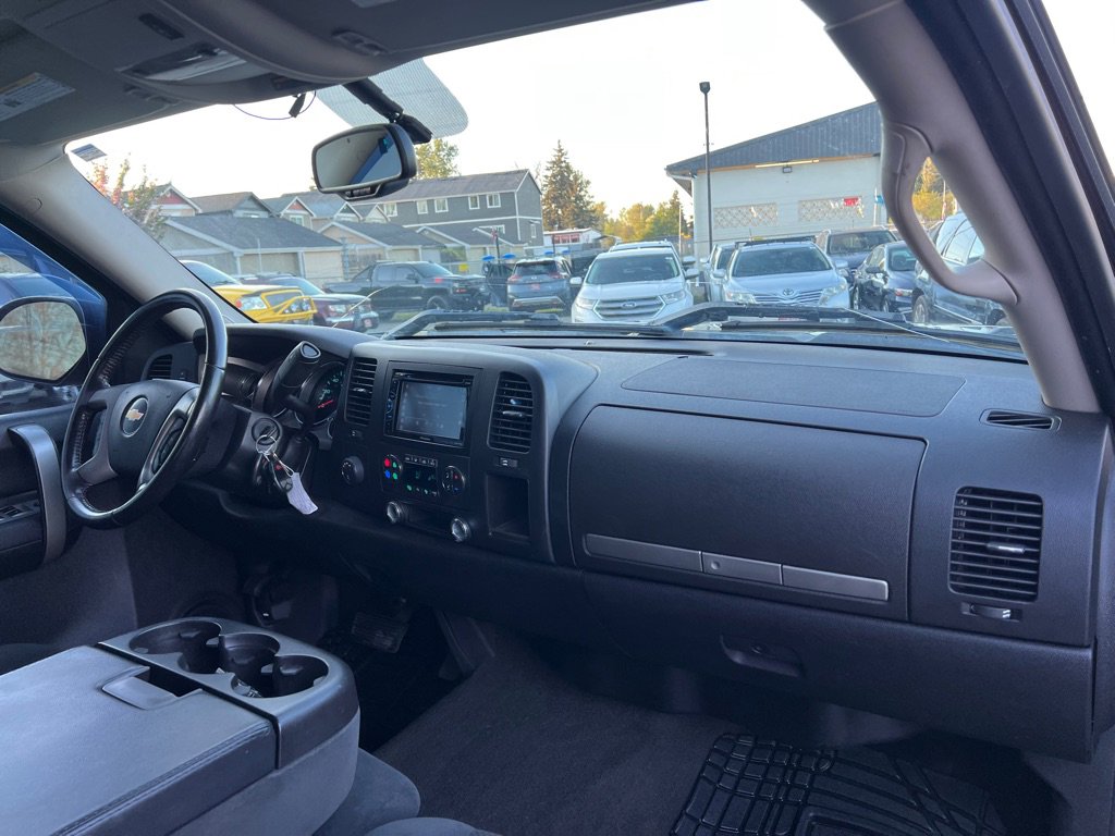 Used 2007 Chevrolet Silverado 1500 LT w/ 1LT Convenience Package AWD/4WD image 16