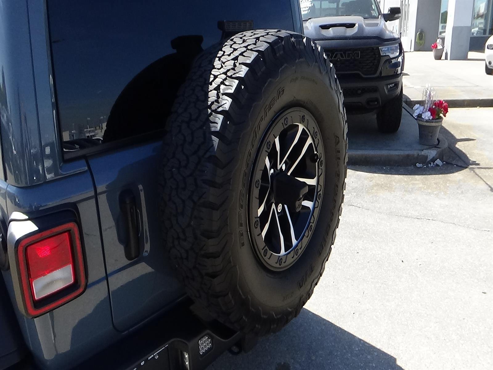Certified 2024 Jeep Wrangler Unlimited Sport AWD/4WD image 10