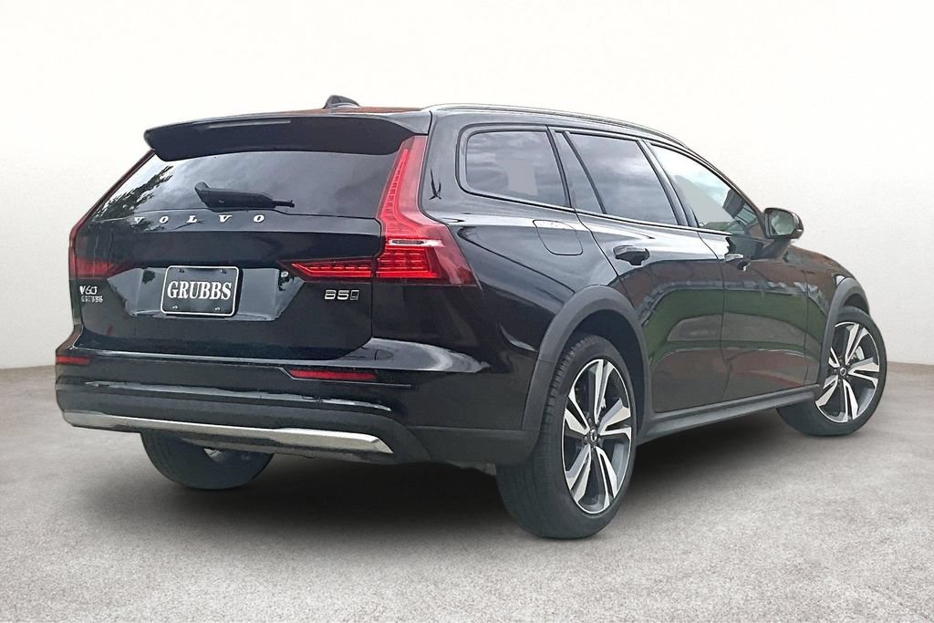 Certified 2025 Volvo V60 B5 Cross Country Plus AWD/4WD image 2