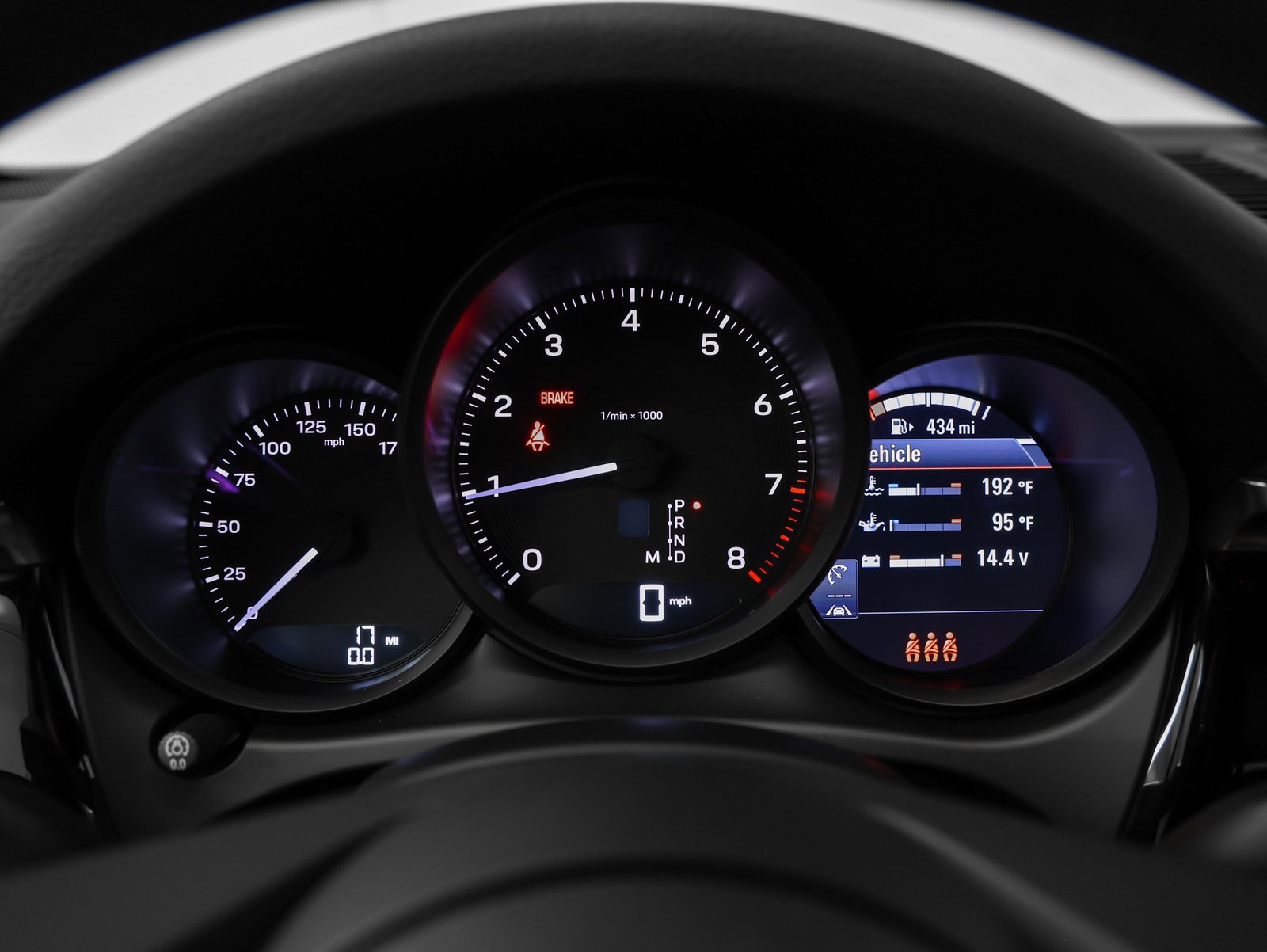 Certified 2025 Porsche Macan image 27