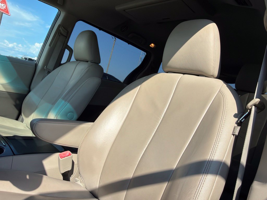 Used 2011 Toyota Sienna XLE w/ Premium Pkg FWD image 15