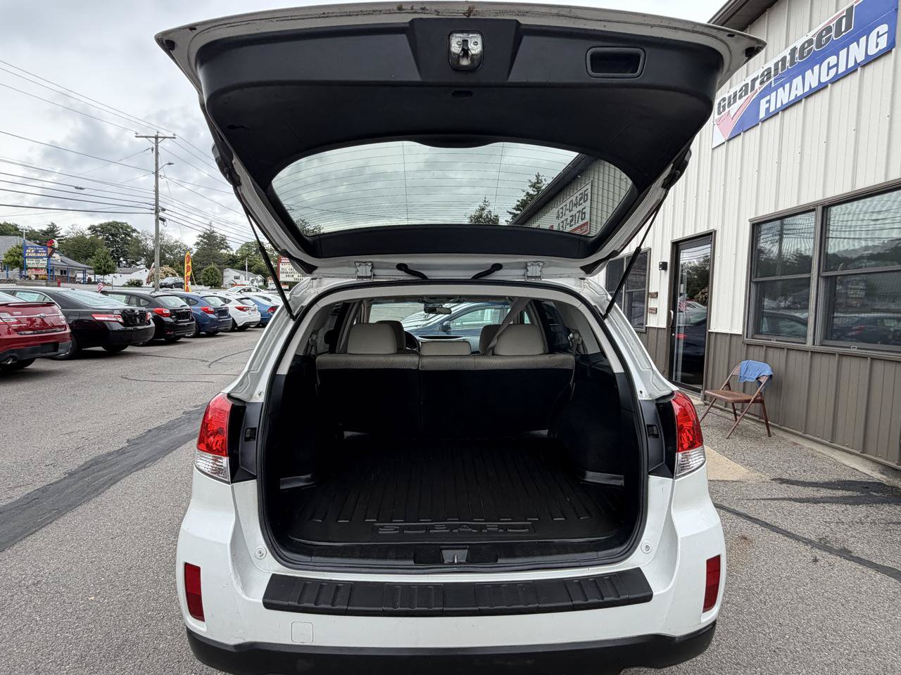 Used 2010 Subaru Outback 2.5i Premium AWD/4WD image 8