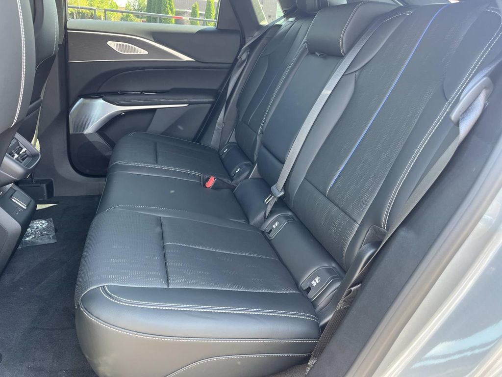 New 2026 Cadillac Lyriq Premium Luxury AWD/4WD image 19