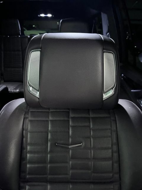 Used 2023 Cadillac Escalade ESV V w/ LPO, Floor Liner Package AWD/4WD image 17