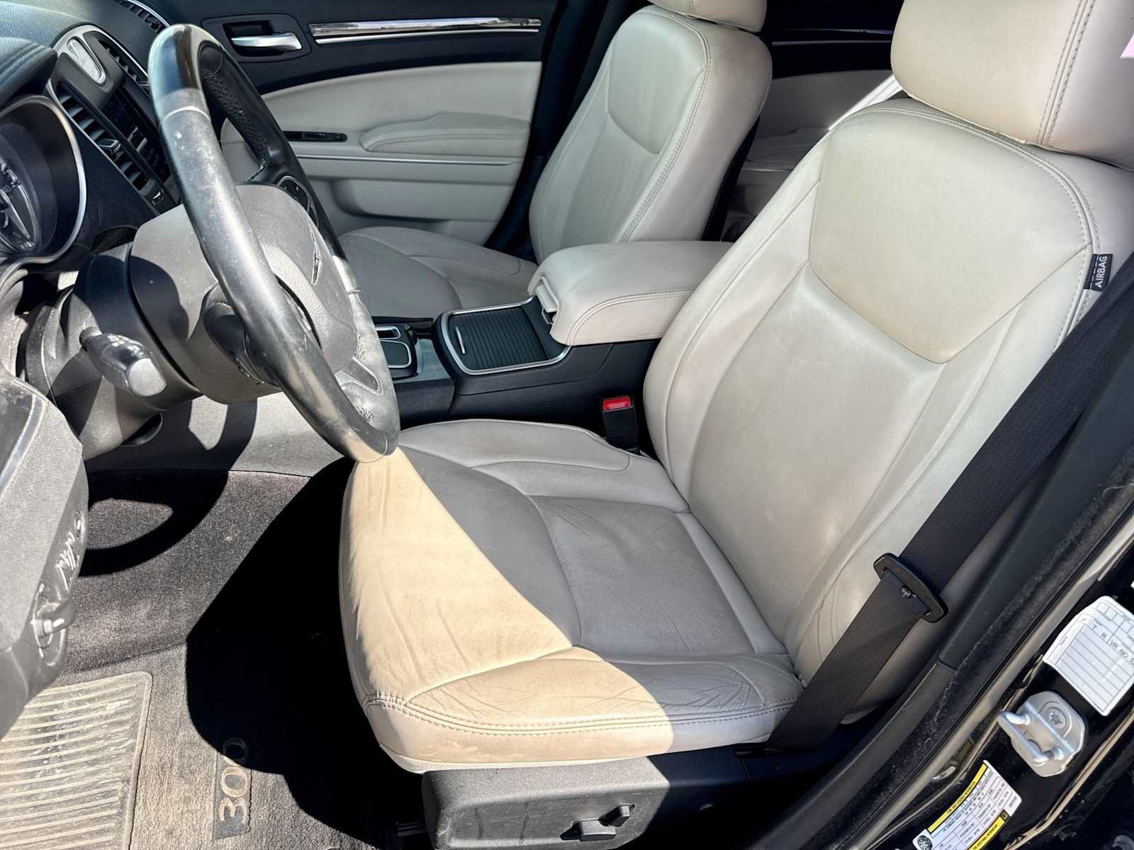 Used 2017 Chrysler 300 Limited RWD image 15