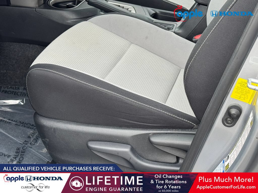 Used 2017 Toyota RAV4 XLE AWD/4WD image 8