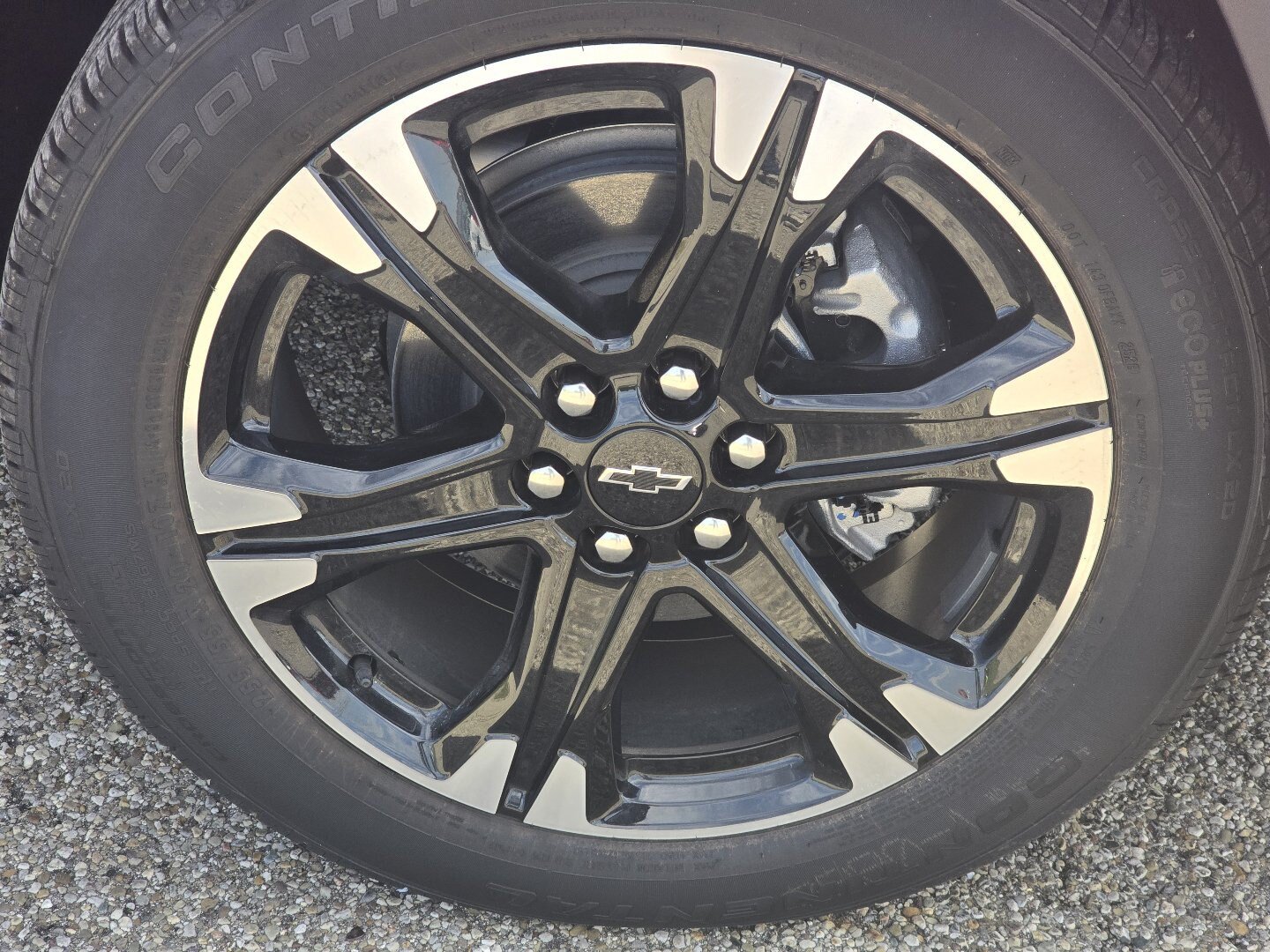 New 2027 Chevrolet Traverse LT w/ Sun and Wheel Package AWD/4WD image 6