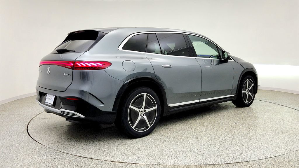 Used 2023 Mercedes-Benz EQS 580 4MATIC SUV image 5