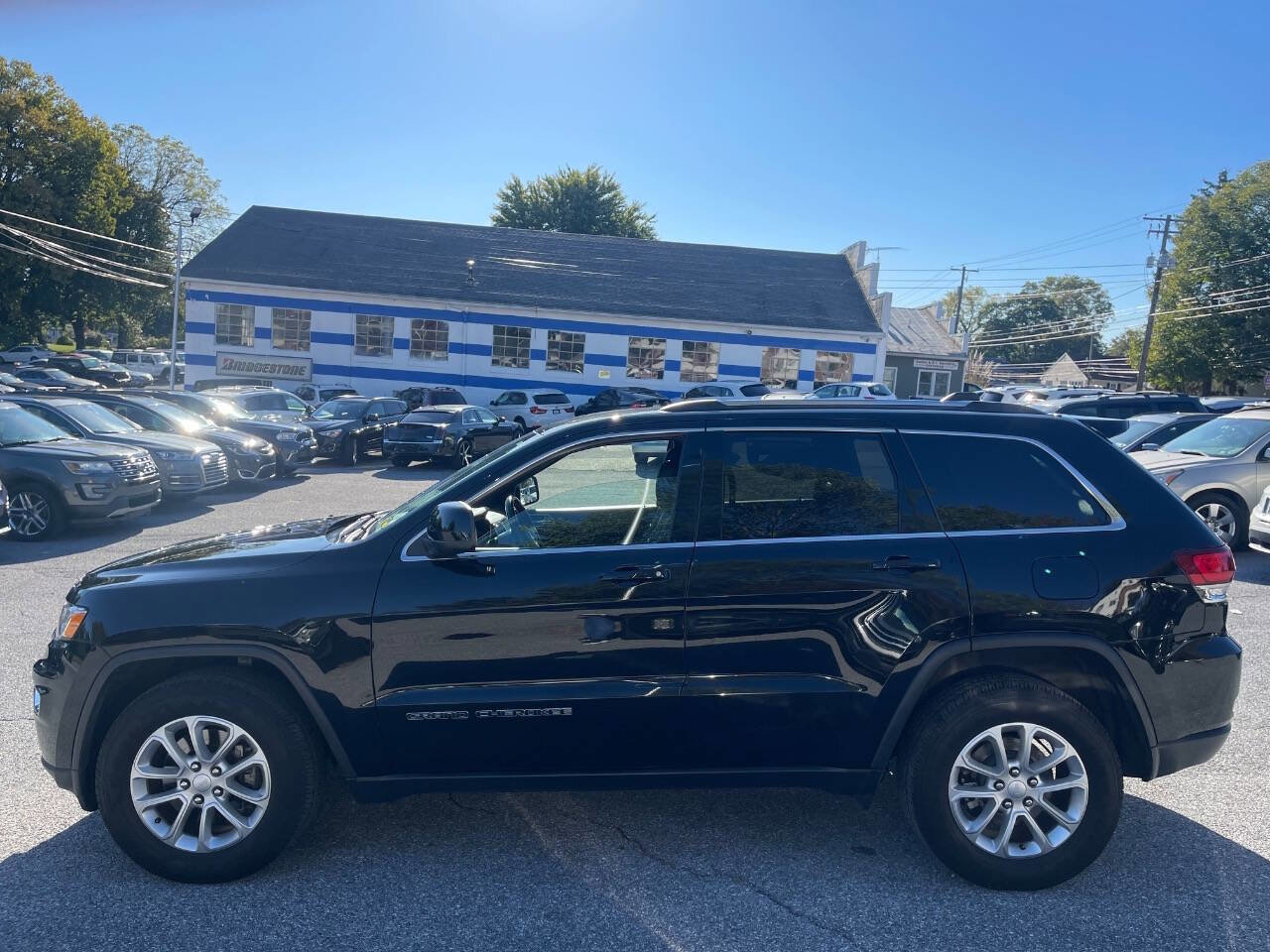 Used 2021 Jeep Grand Cherokee Laredo X image 3