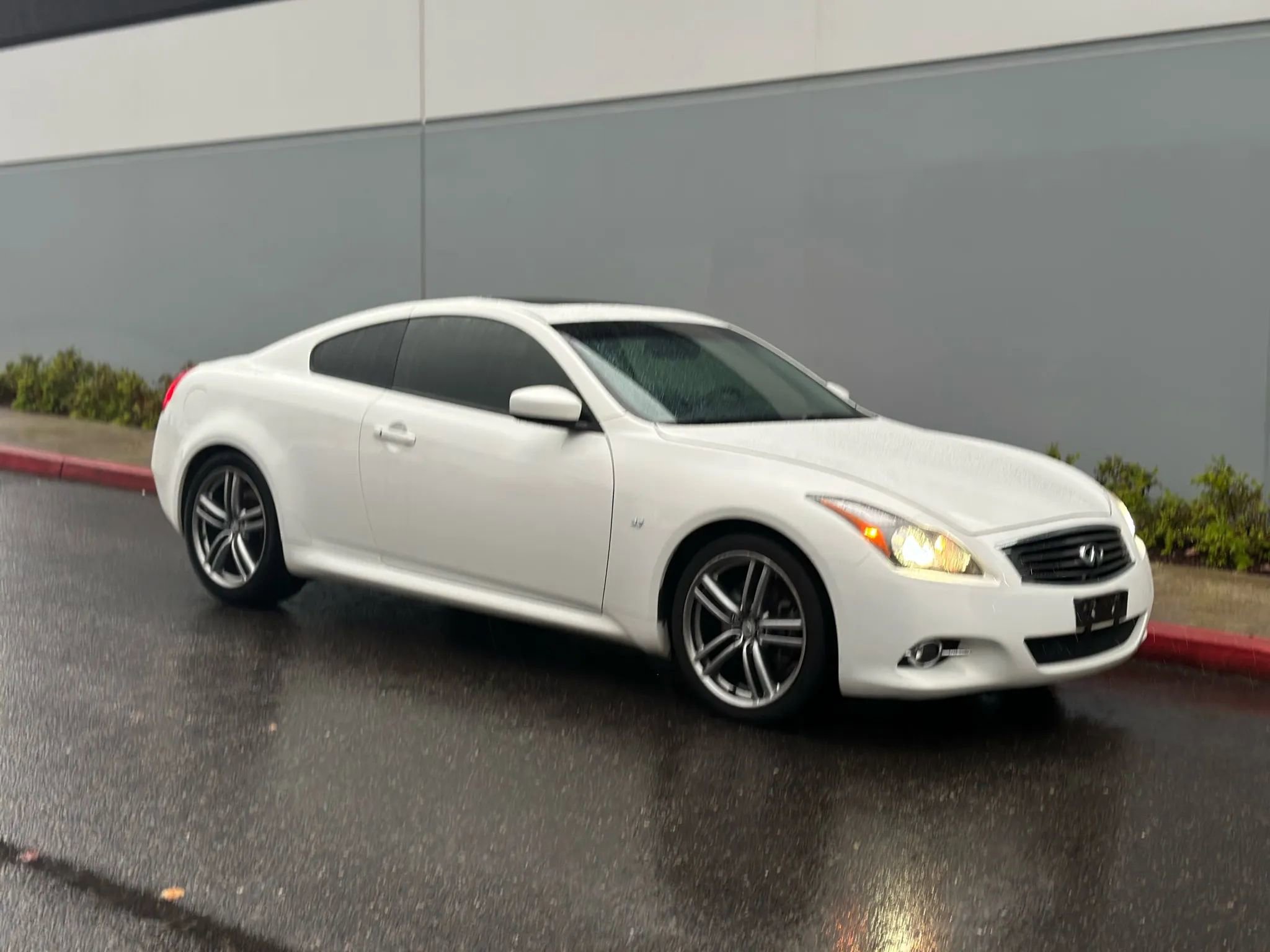 Used 2014 INFINITI Q60 Journey w/ Premium Package image 6
