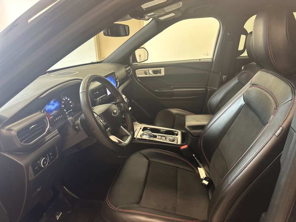 Used 2023 Ford Explorer ST-Line image 12