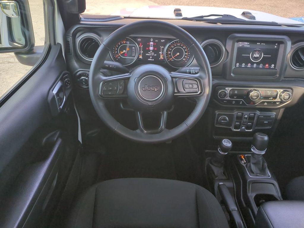 Used 2023 Jeep Gladiator Willys image 17