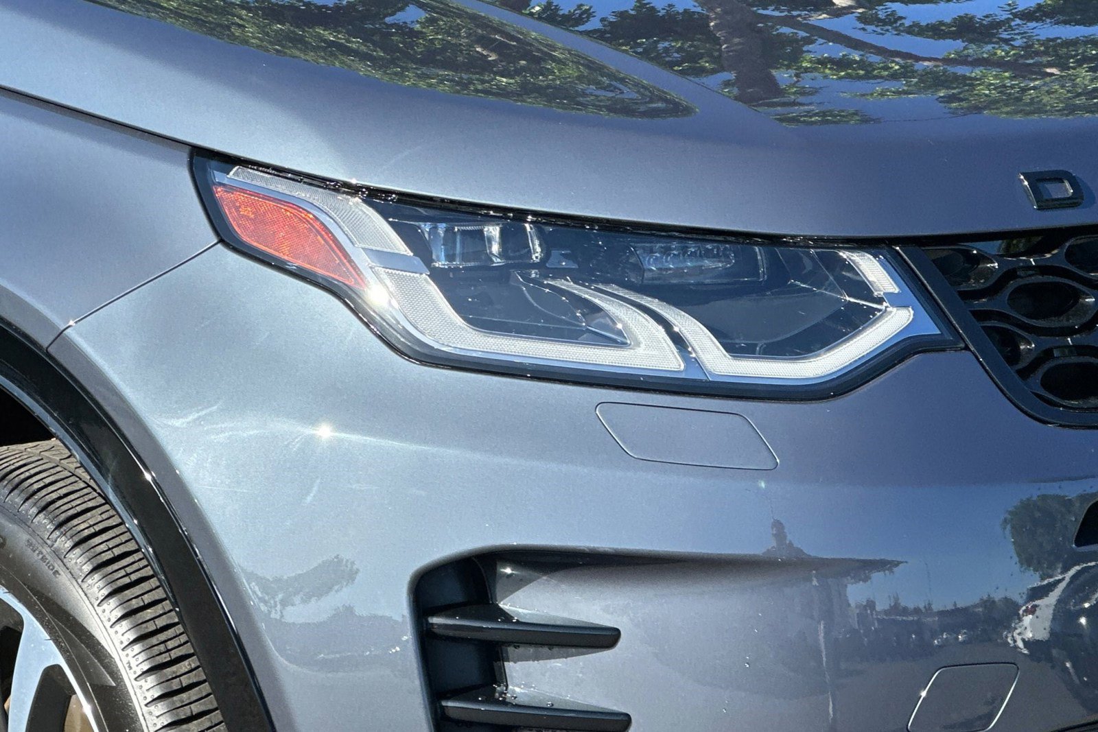 Certified 2025 Land Rover Discovery Sport Dynamic SE image 12