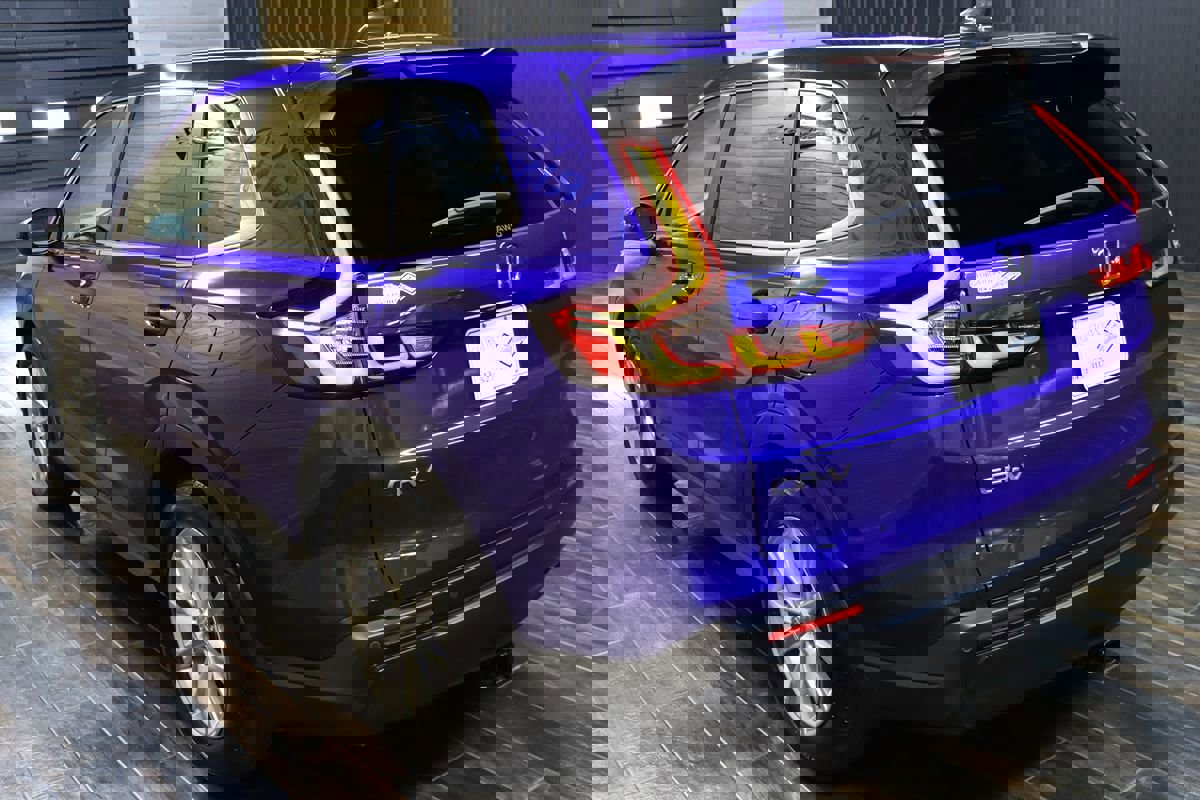 Used 2025 Honda CR-V EX-L image 3