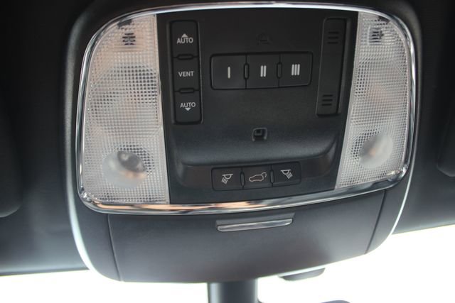 Used 2020 Dodge Durango R/T w/ Blacktop Package AWD/4WD image 13