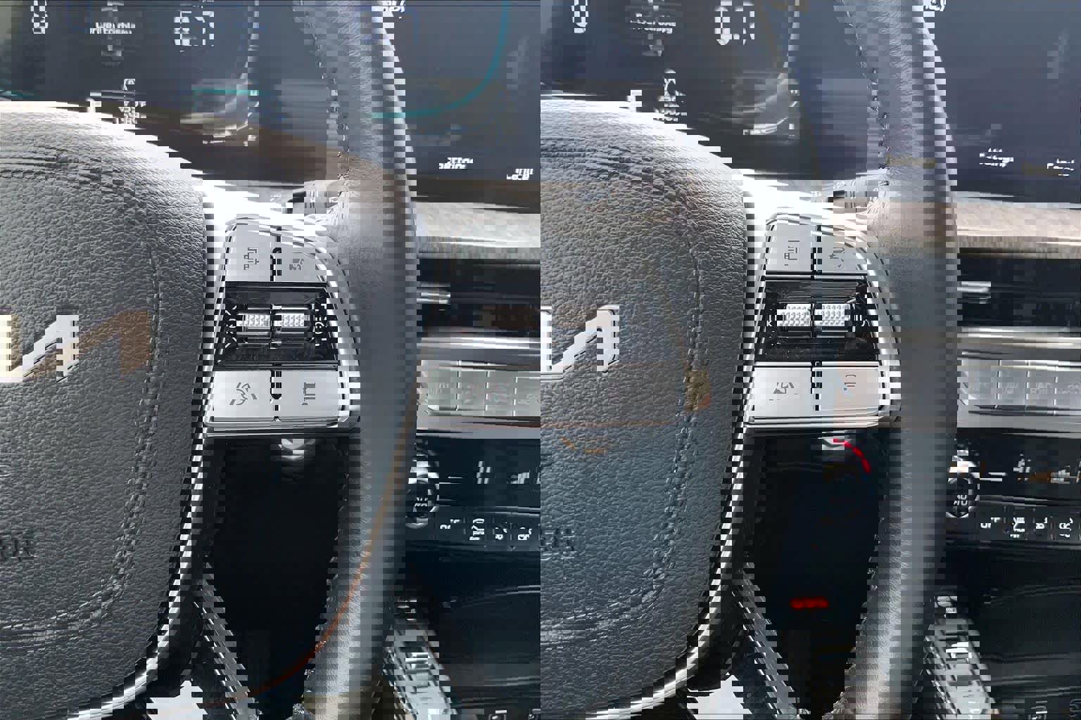 Used 2024 Kia Telluride EX w/ EX Captain's Chair Package image 25