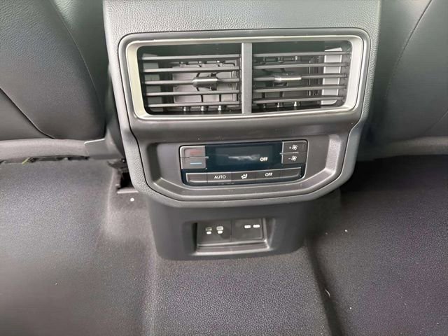 New 2026 Volkswagen Atlas SE image 9