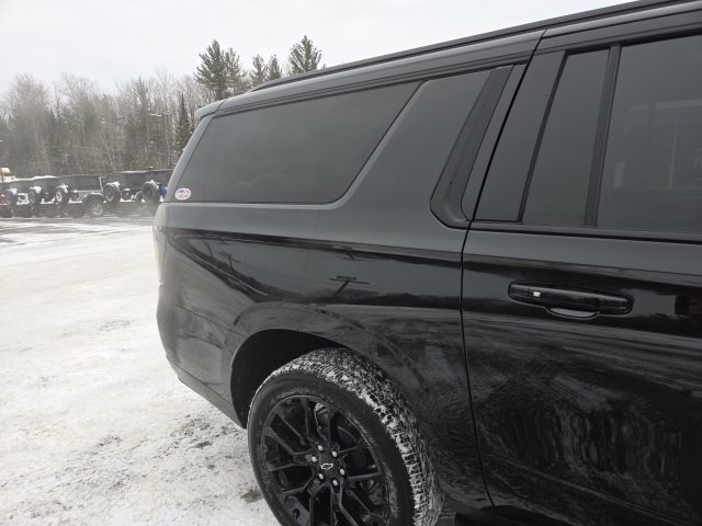 Used 2025 Chevrolet Suburban RST image 35