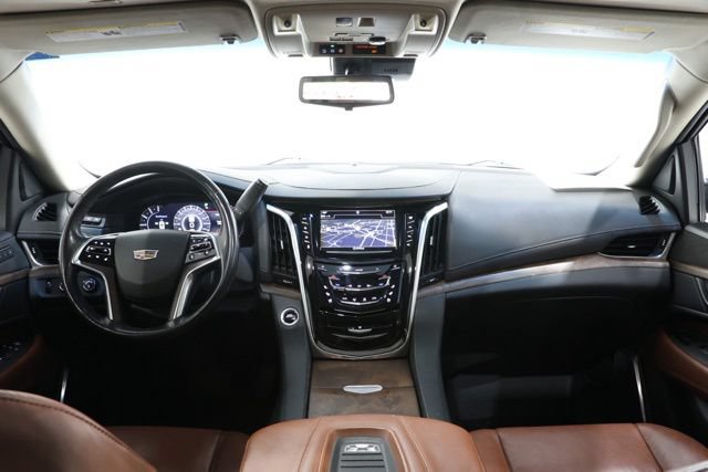 Used 2019 Cadillac Escalade ESV Luxury AWD/4WD image 12