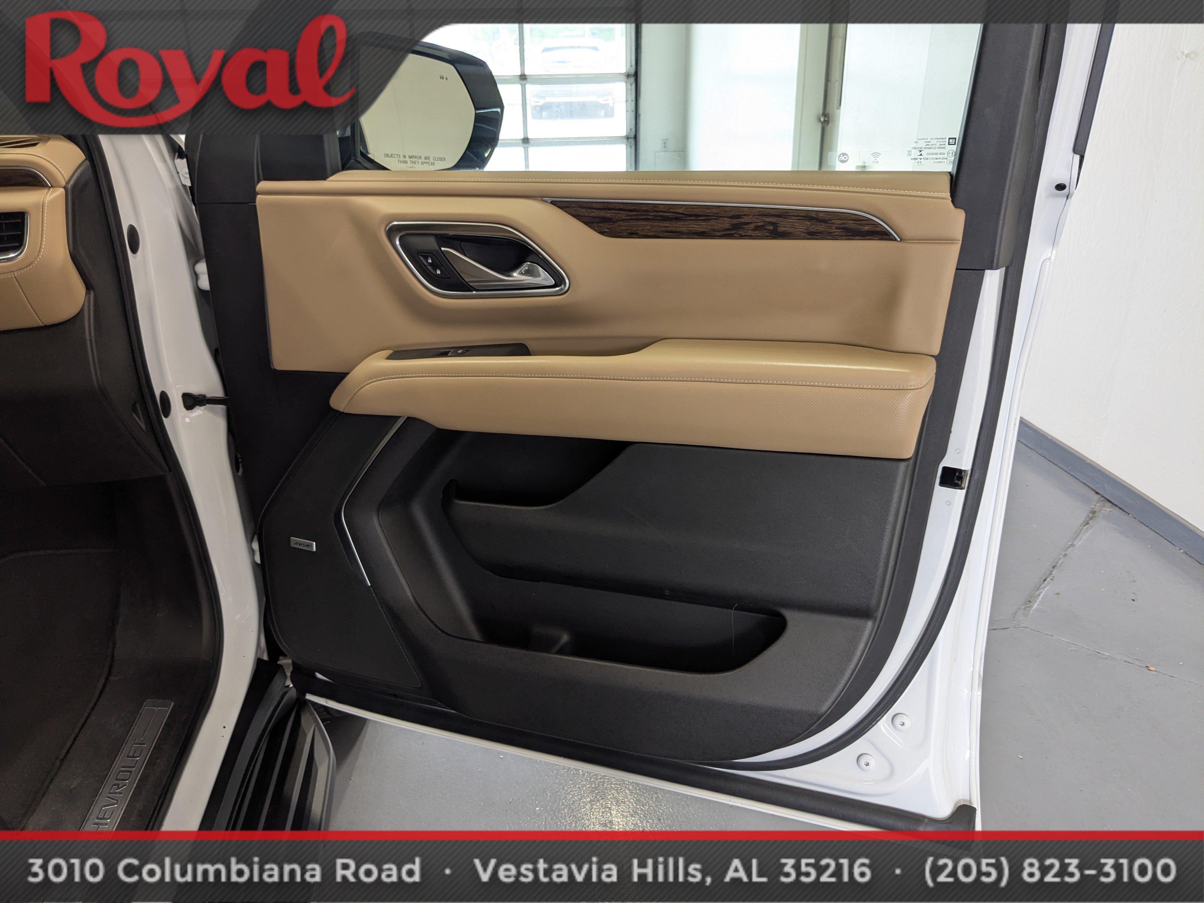 Used 2021 Chevrolet Suburban Premier w/ Premium Package RWD image 7