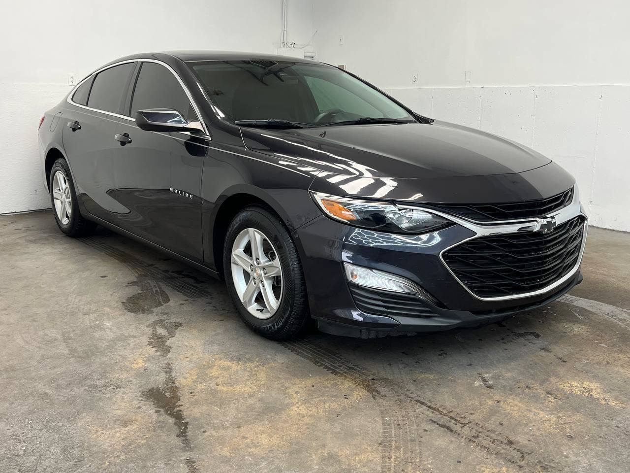 Used 2022 Chevrolet Malibu LS FWD image 3