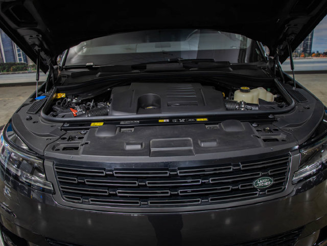 Used 2025 Land Rover Range Rover Sport Dynamic SE AWD/4WD image 5