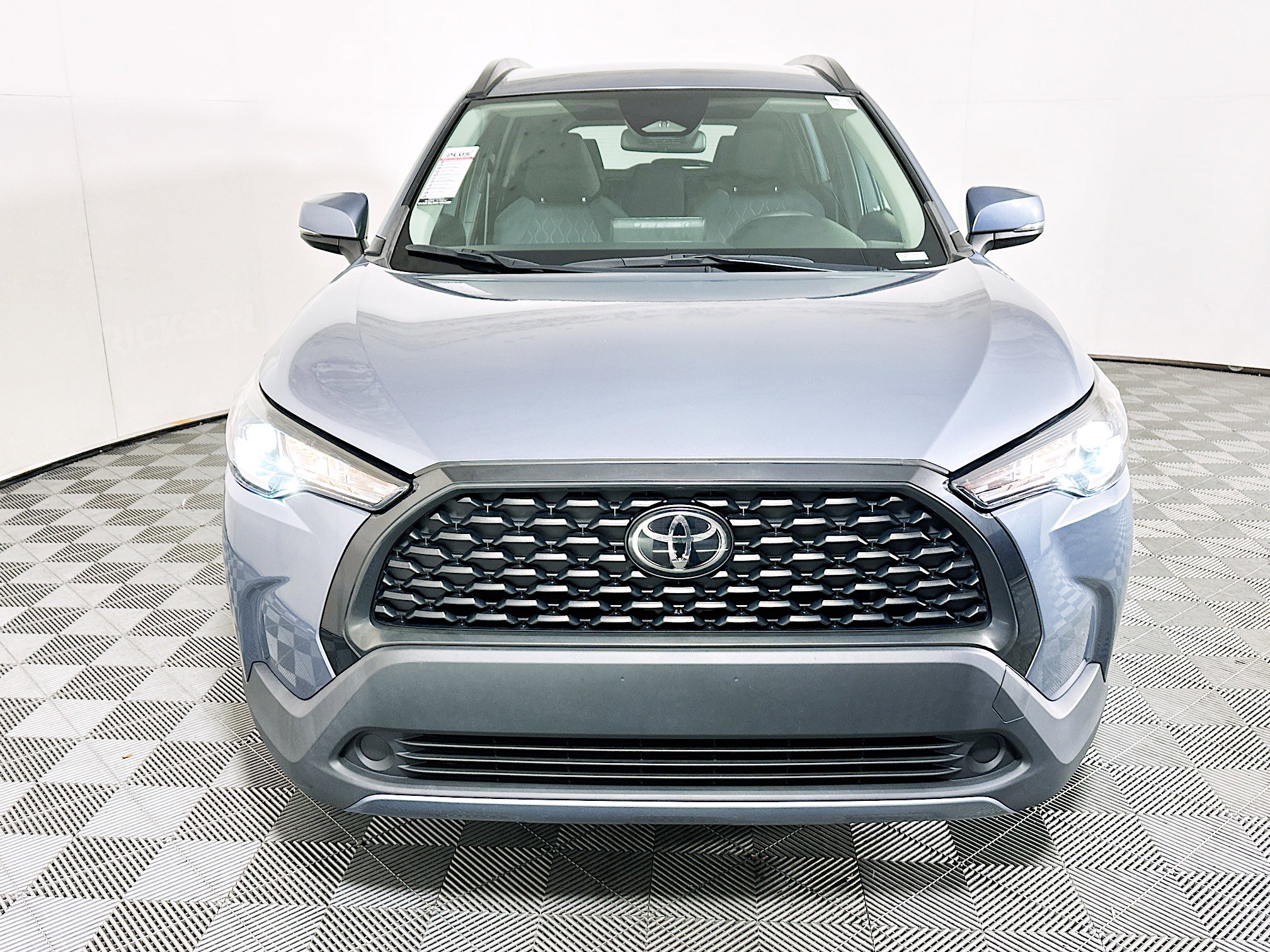 Used 2023 Toyota Corolla Cross LE image 8