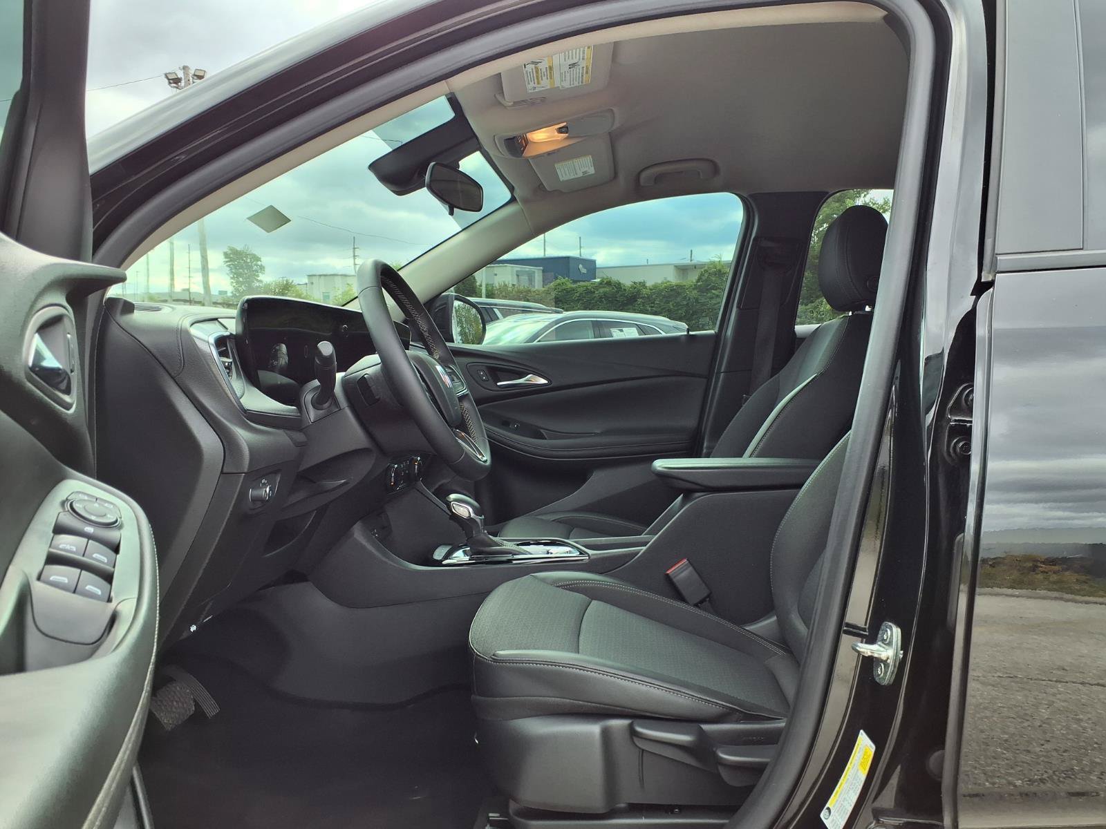 Used 2024 Buick Encore GX Preferred FWD image 21