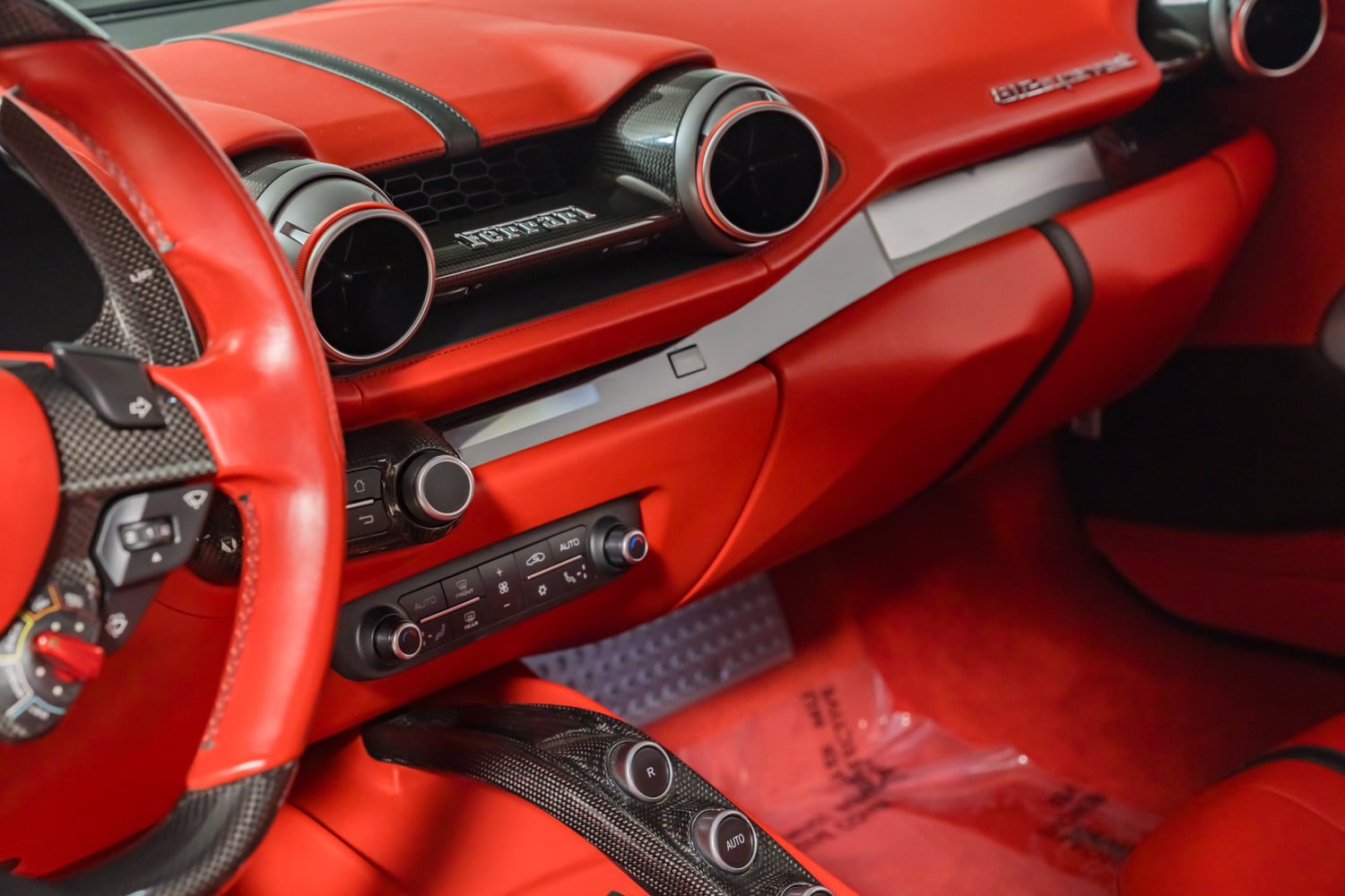 Used 2018 Ferrari 812 Superfast RWD image 20