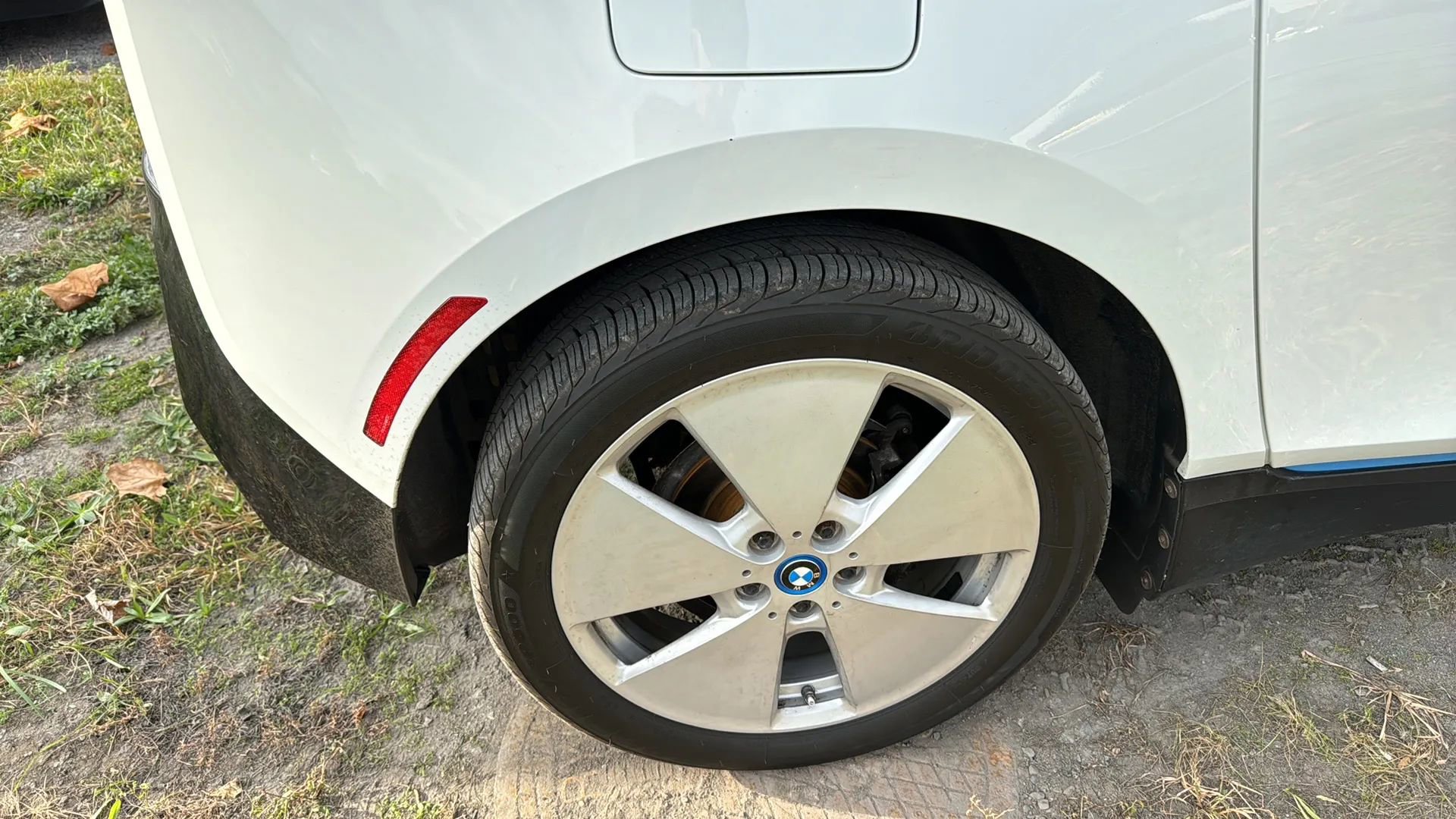 Used 2015 BMW i3 w/ Range Extender image 9