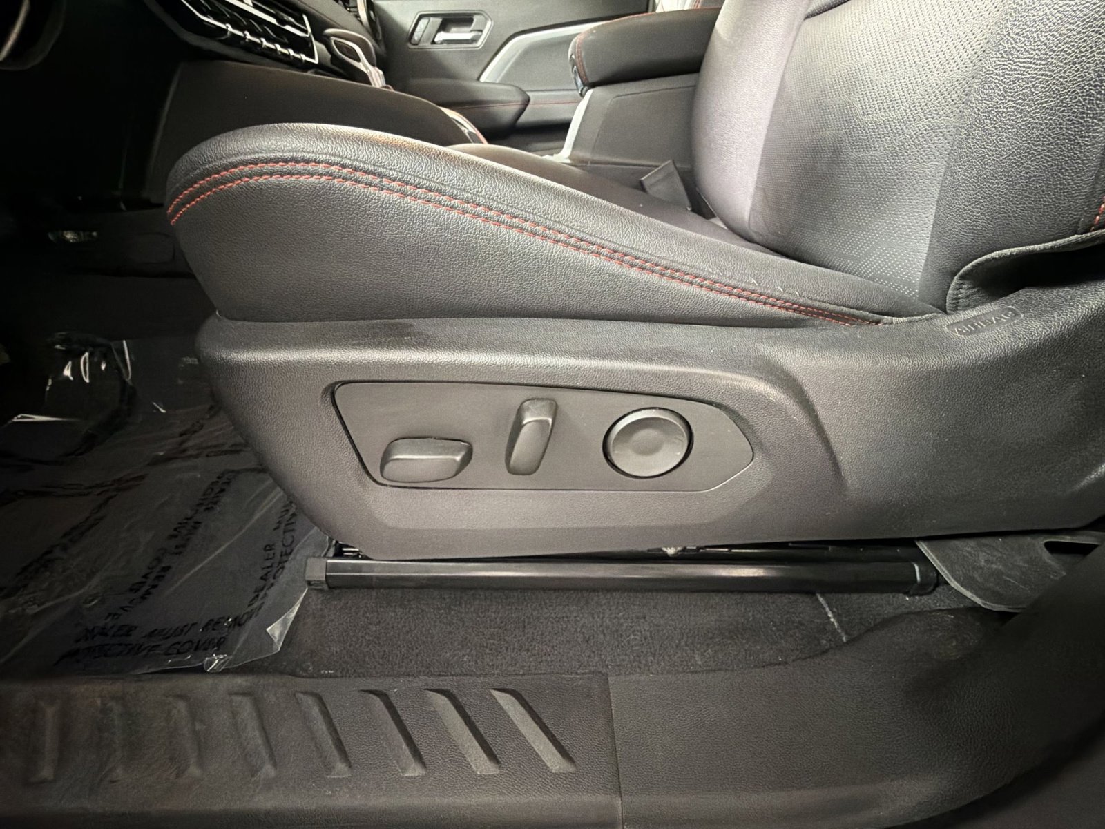 Used 2023 Chevrolet Colorado Z71 w/ Z71 Convenience Package 2 image 14