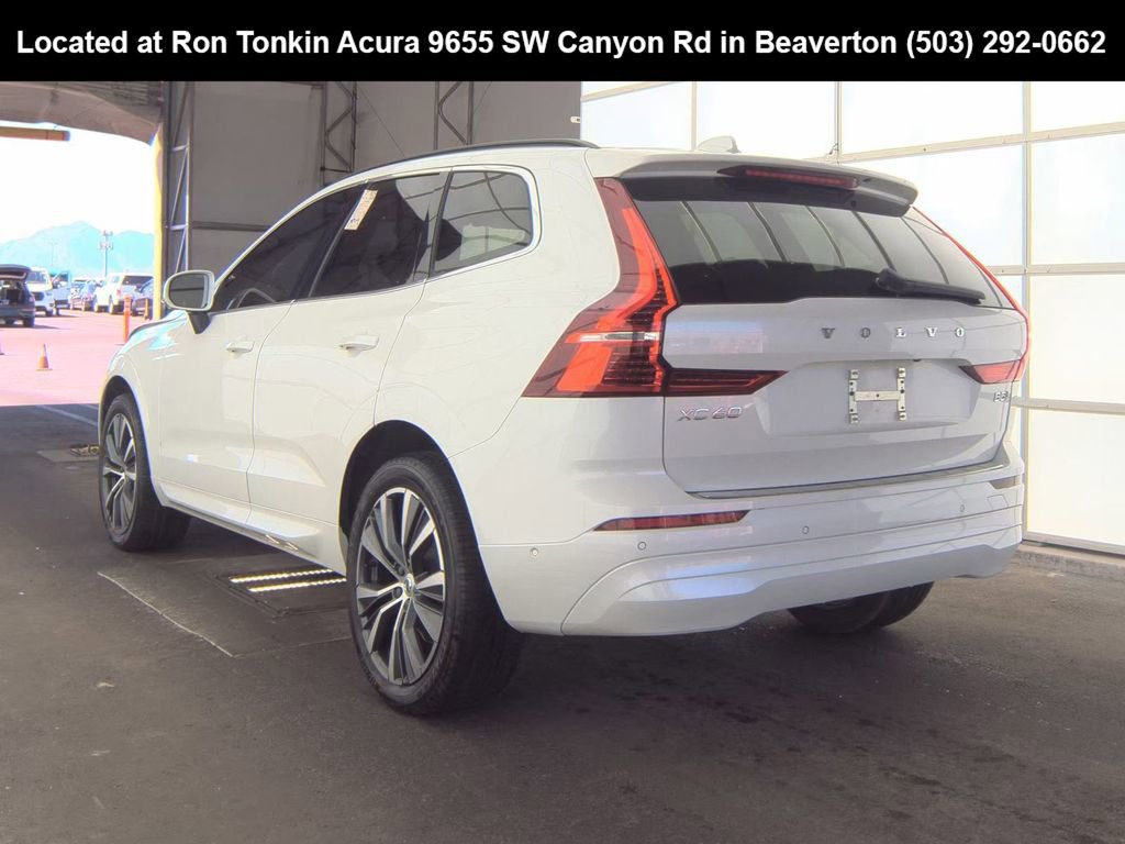 Used 2022 Volvo XC60 B5 Momentum w/ Advanced Package AWD/4WD image 7