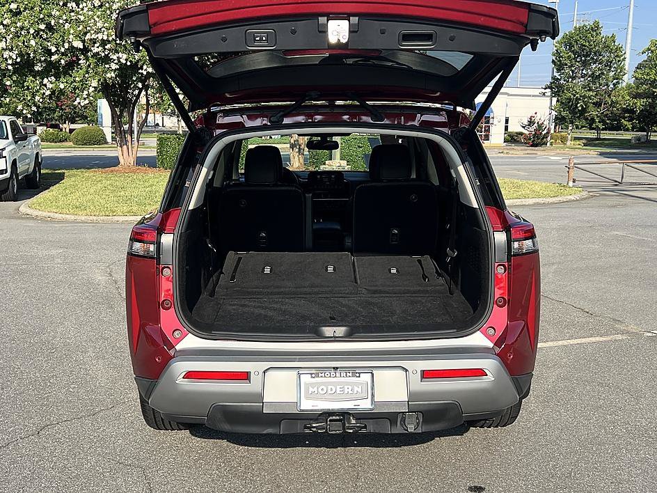 Used 2022 Nissan Pathfinder SL w/ SL Premium Package FWD image 15