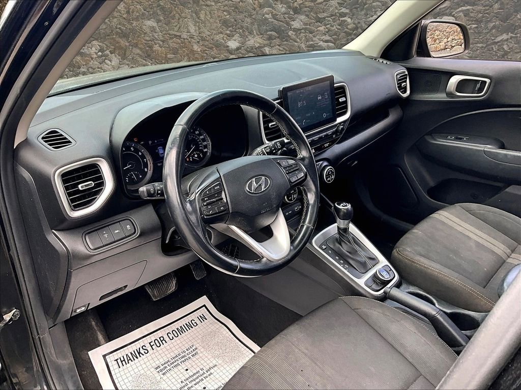 Used 2022 Hyundai Venue SEL image 9