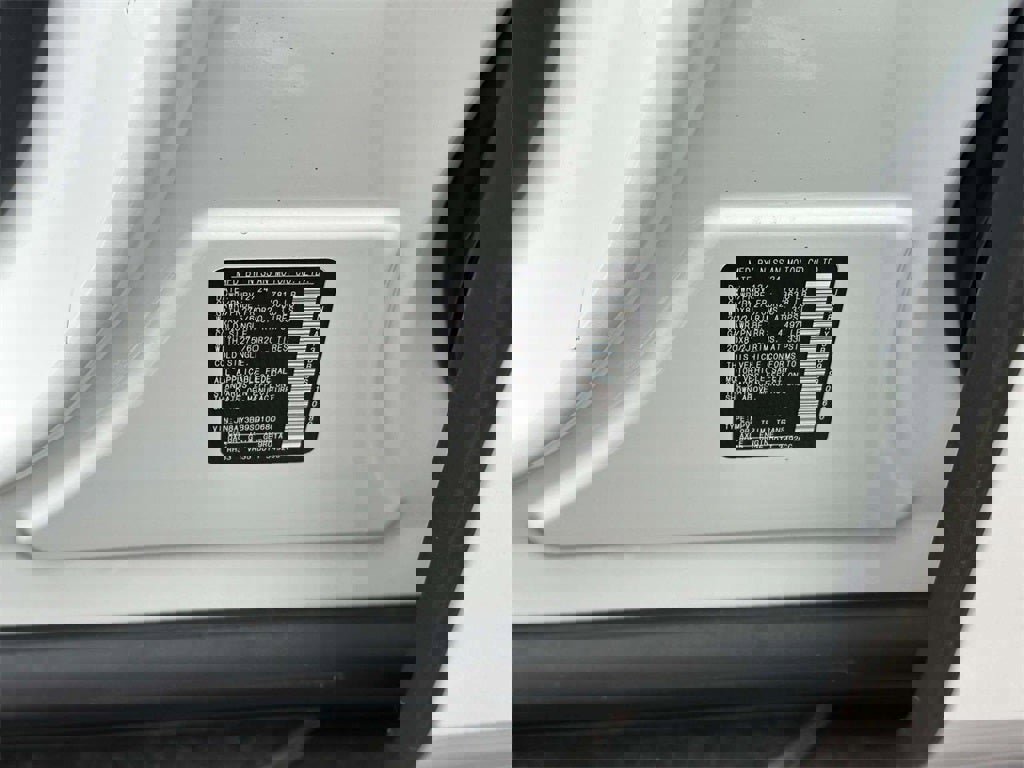 New 2025 Nissan Armada SL w/ Captain's Chari Seat Package image 20