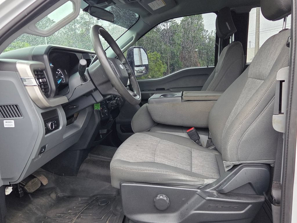 Used 2024 Ford F250 XL AWD/4WD image 3