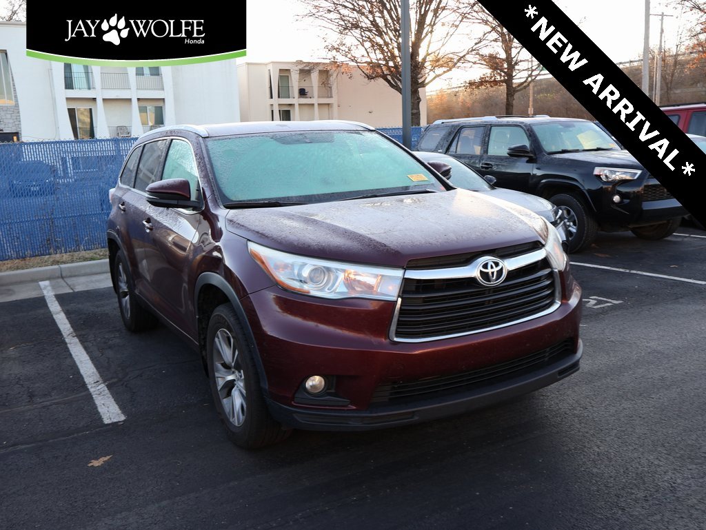 Used 2015 Toyota Highlander XLE image 1
