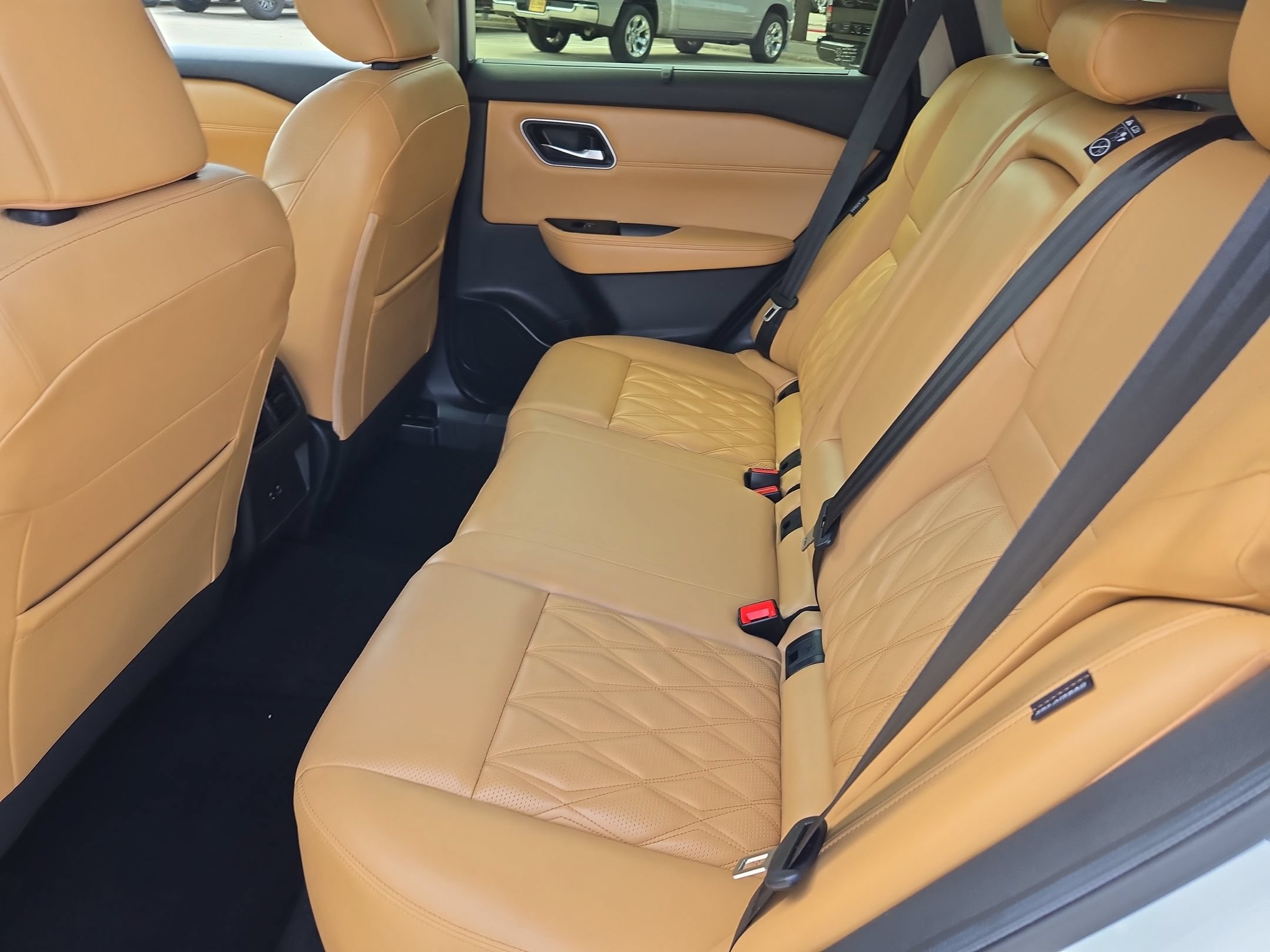 Certified 2023 Nissan Rogue Platinum AWD/4WD image 13