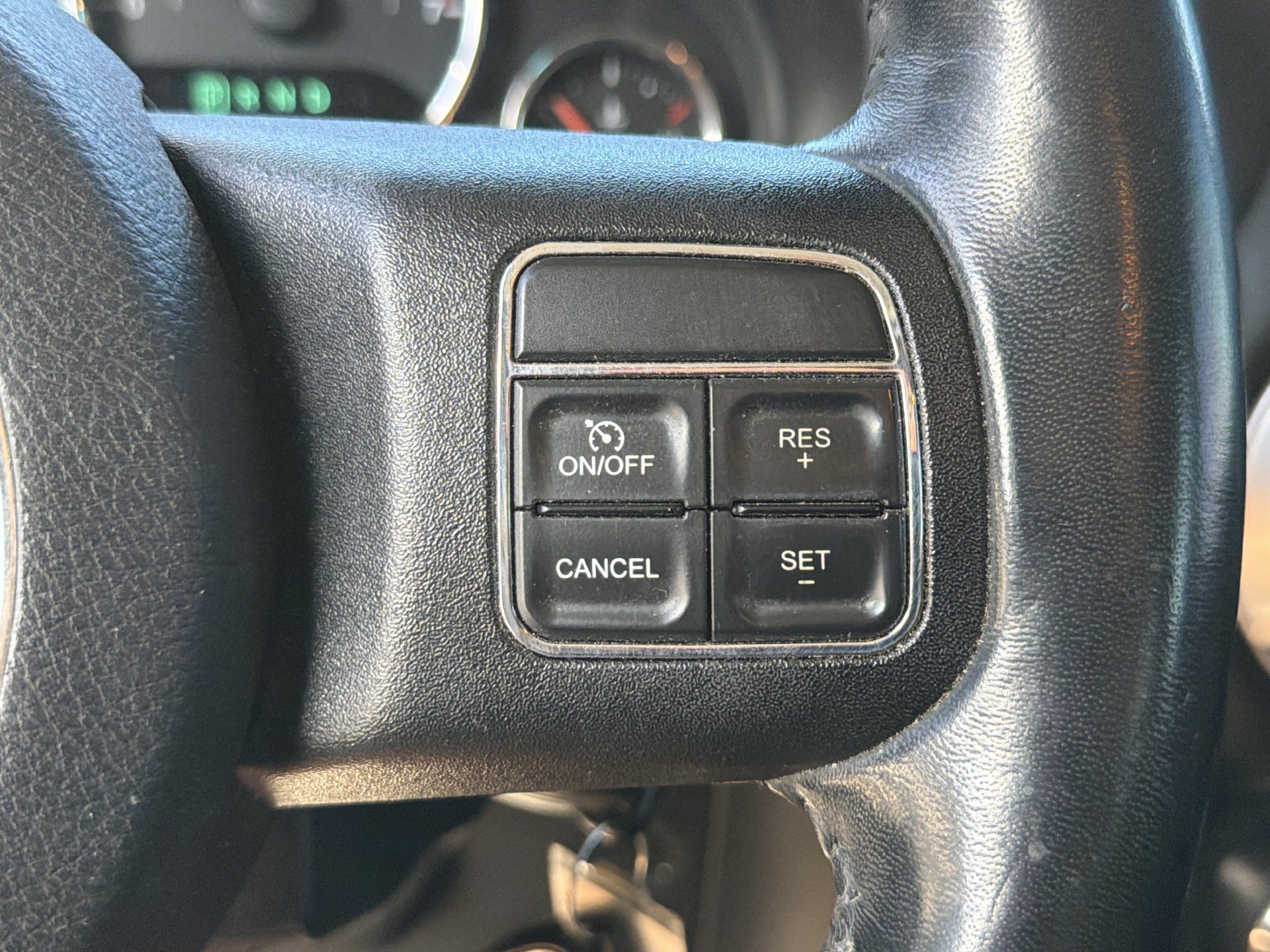 Used 2015 Jeep Wrangler Unlimited Sahara w/ Connectivity Group AWD/4WD image 5